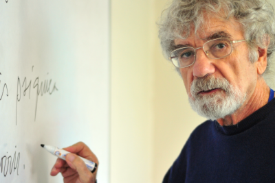 Biografía de Humberto Maturana: Pionero de la autopoiesis 135 Biografía de Humberto Maturana: Pionero de la autopoiesis