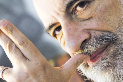 Biografía de Raúl Zurita: Poeta chileno y su impacto literario 174 Biografía de Raúl Zurita: Poeta chileno y su impacto literario